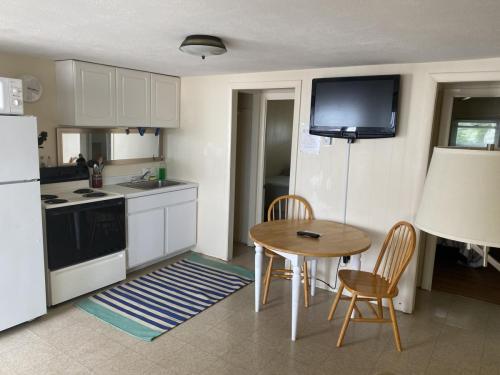 Kitchen 9, 2 bedroom unit; 2 double beds, pull-out couch